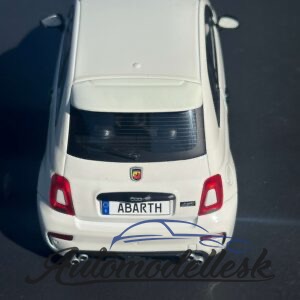 Model auta FIAT F595 ABARTH GHIACCIO WHITE 2022.