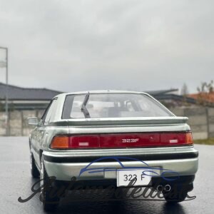 Model auta Mazda 323 F, svetlo zelená, 1989