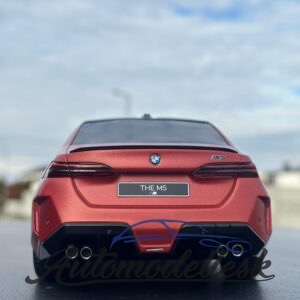 Model auta BMW M5 PEABLE BEACH ORANGE 2025.