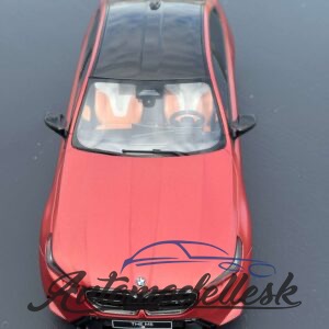 Model auta BMW M5 PEABLE BEACH ORANGE 2025.