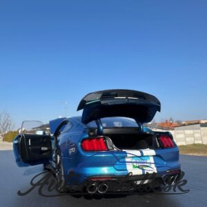 Model auta Ford Mustang Shelby GT 500, modrá/biela, 2022