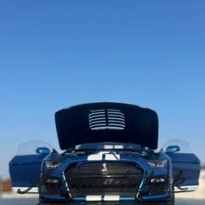 Model auta Ford Mustang Shelby GT 500, modrá/biela, 2022