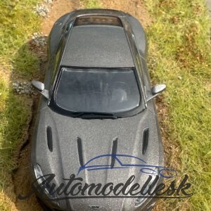 Model auta Aston Martin DB11, 2016