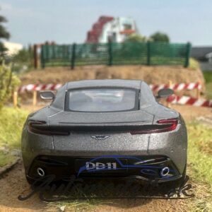 Model auta Aston Martin DB11, 2016