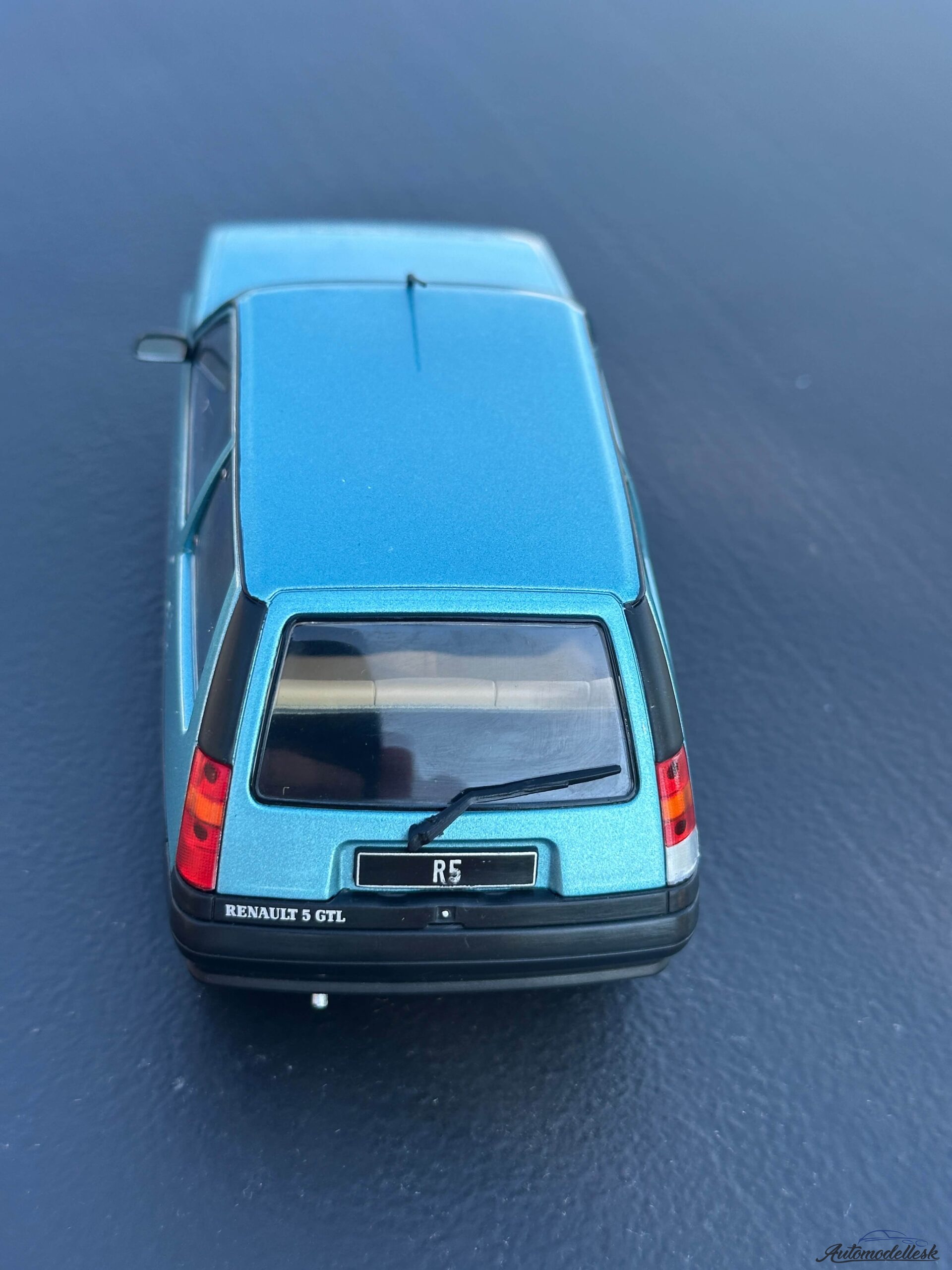 Model auta Renault 5 GTL, svetlo modrá, 1985. Model auta Renault 5 GTL, svetlo modrá, 1985.