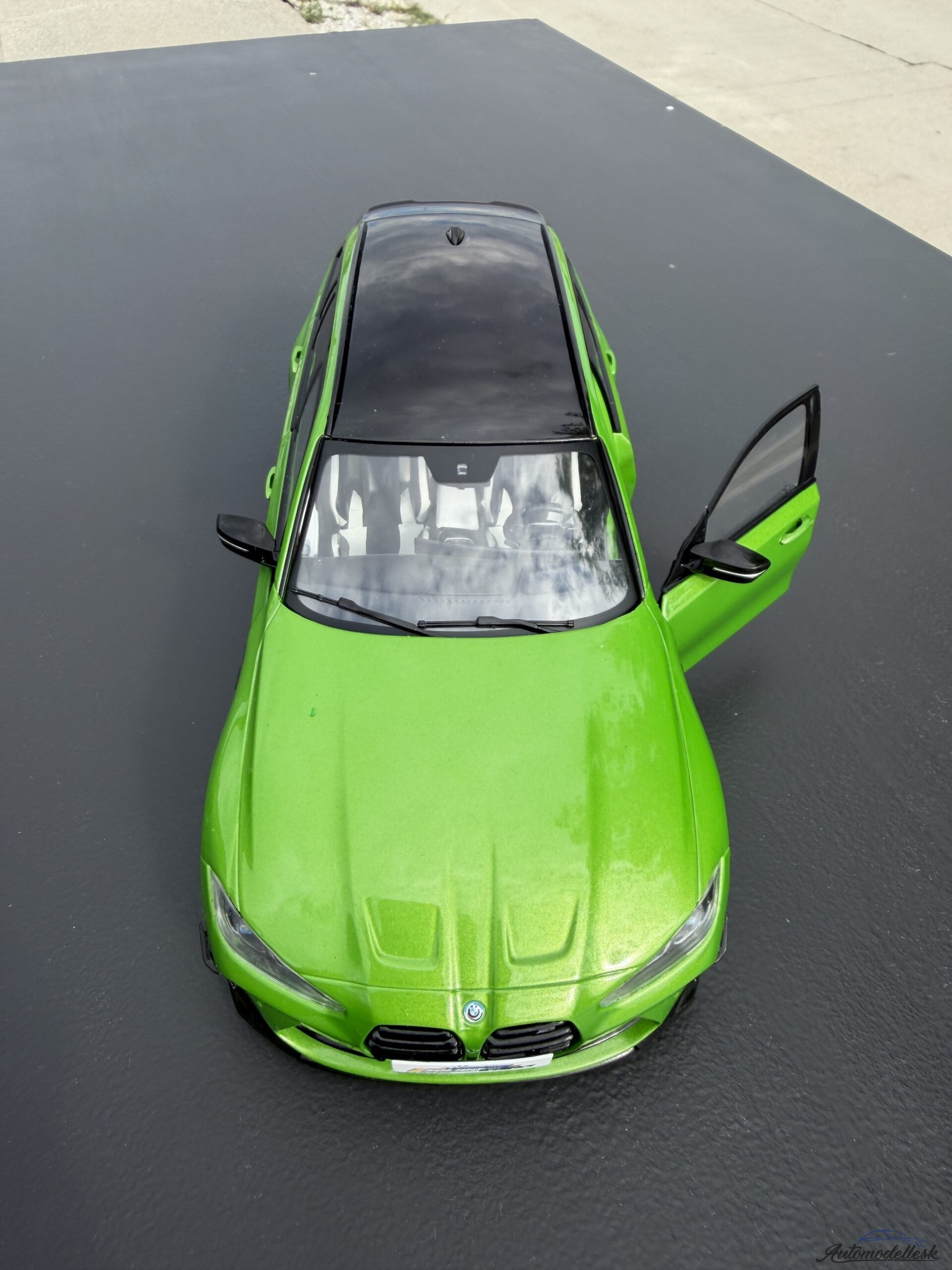 Model auta BMW M3 TOURING WITH PERFORMANCE PARTS GREEN METALLIC 2024 Model auta BMW M3 TOURING WITH PERFORMANCE PARTS GREEN METALLIC 2024