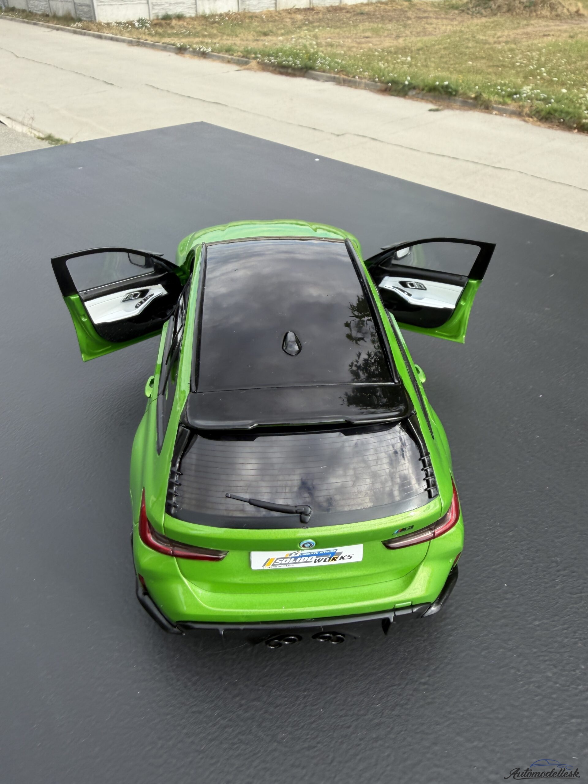 Model auta BMW M3 TOURING WITH PERFORMANCE PARTS GREEN METALLIC 2024 Model auta BMW M3 TOURING WITH PERFORMANCE PARTS GREEN METALLIC 2024