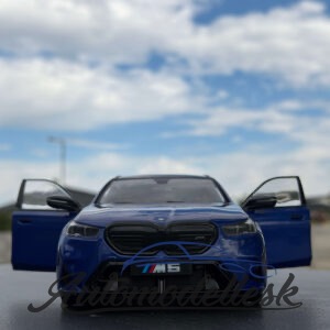 Model auta BMW M5 TOURING MARINA BAY BLUE METALLIC 2024