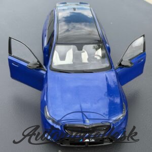 Model auta BMW M5 TOURING MARINA BAY BLUE METALLIC 2024