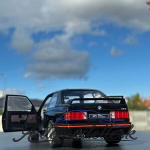 Model auta BMW E30 M3 SPORT EVO GLANZSCHWARZ, 1990