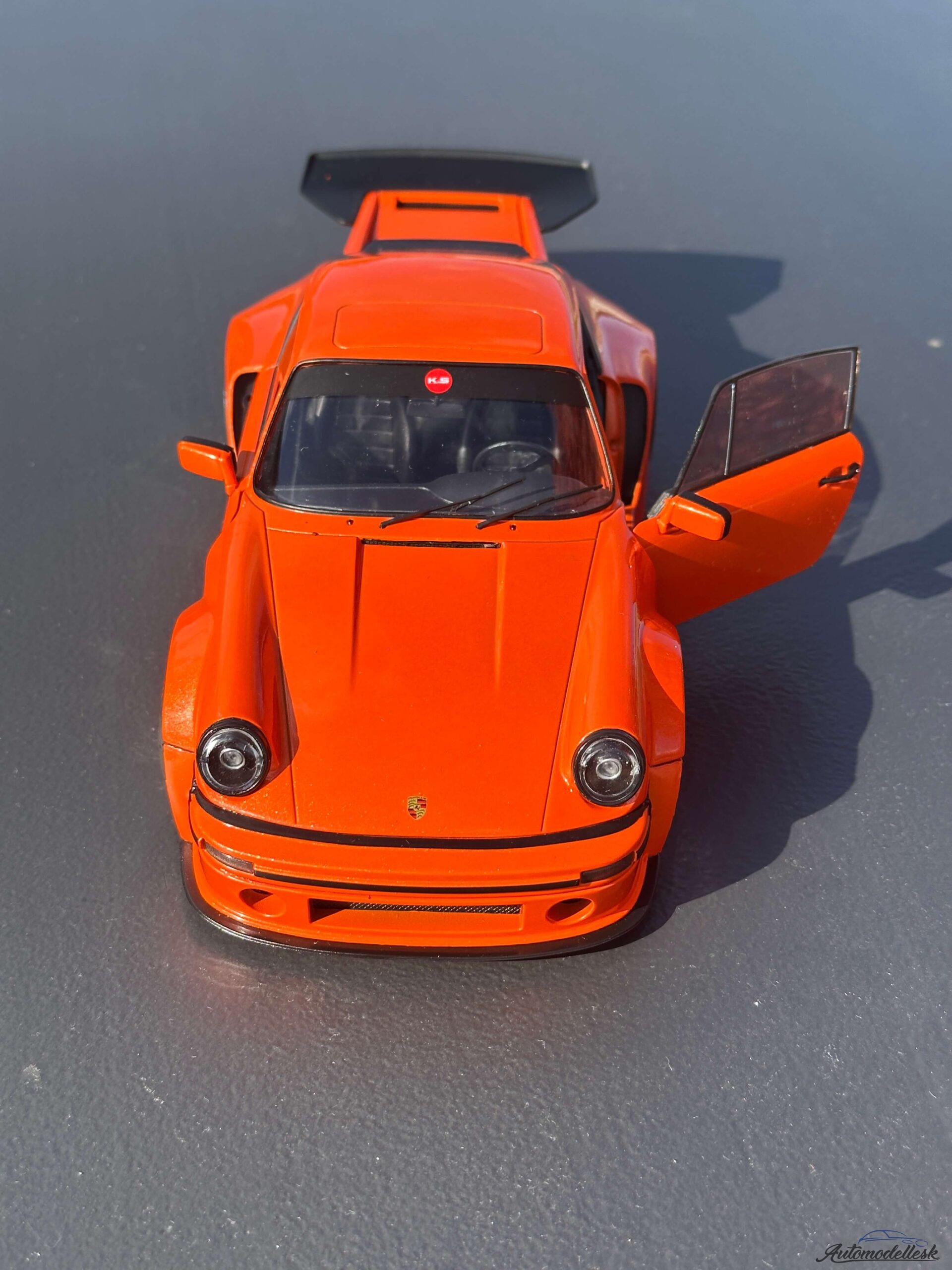 Model auta KS-R BY KHYZYL SALEEM ORANGE 2022 Model auta KS-R BY KHYZYL SALEEM ORANGE 2022
