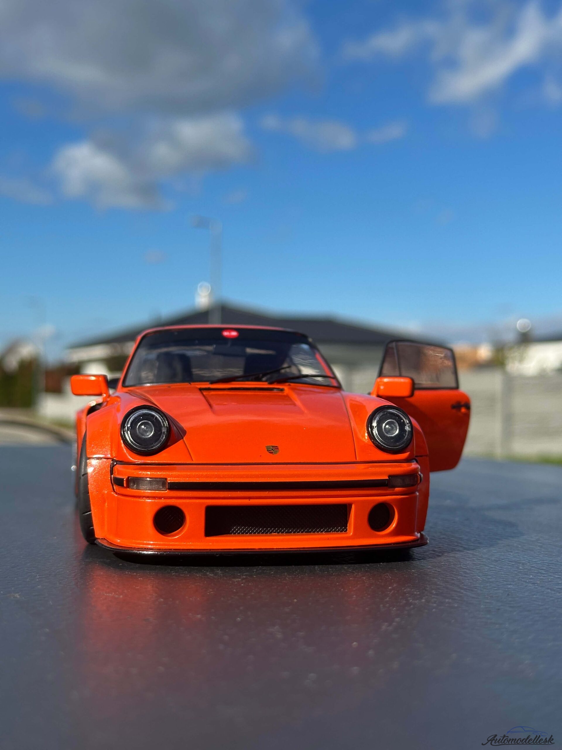 Model auta KS-R BY KHYZYL SALEEM ORANGE 2022 Model auta KS-R BY KHYZYL SALEEM ORANGE 2022