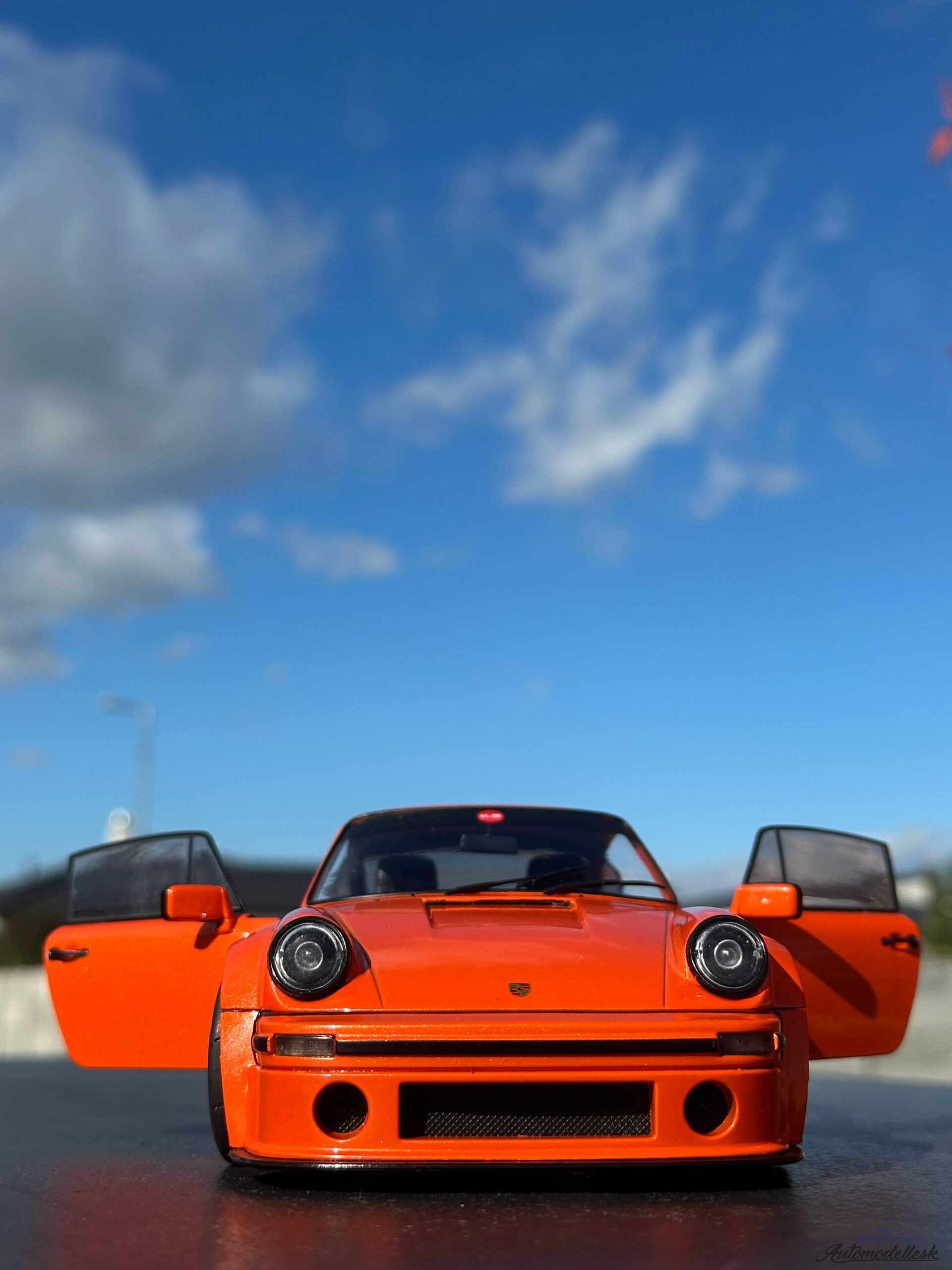 Model auta KS-R BY KHYZYL SALEEM ORANGE 2022 Model auta KS-R BY KHYZYL SALEEM ORANGE 2022