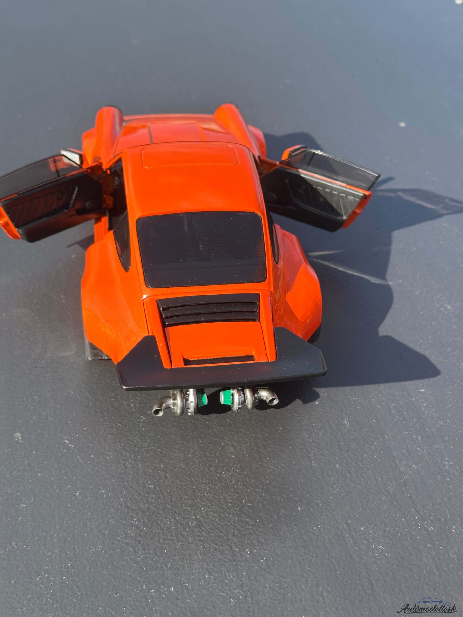 Model auta KS-R BY KHYZYL SALEEM ORANGE 2022 Model auta KS-R BY KHYZYL SALEEM ORANGE 2022