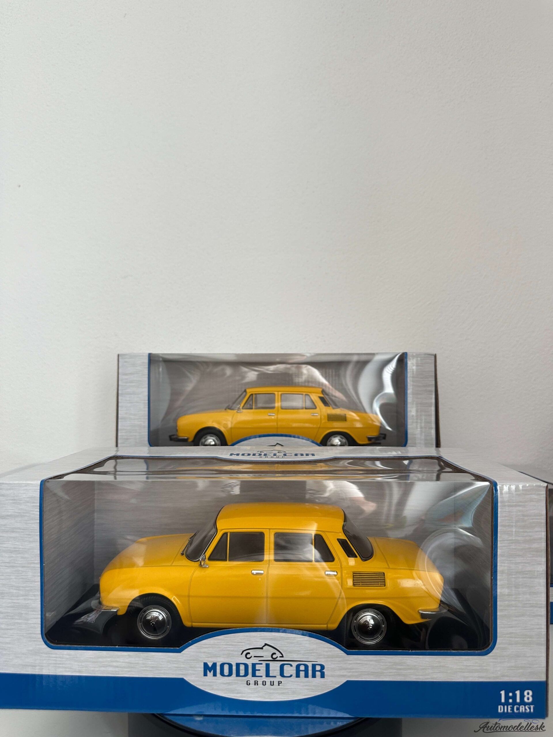 Model auta Škoda 100, žltá, 1969. Model auta Škoda 100, žltá, 1969.