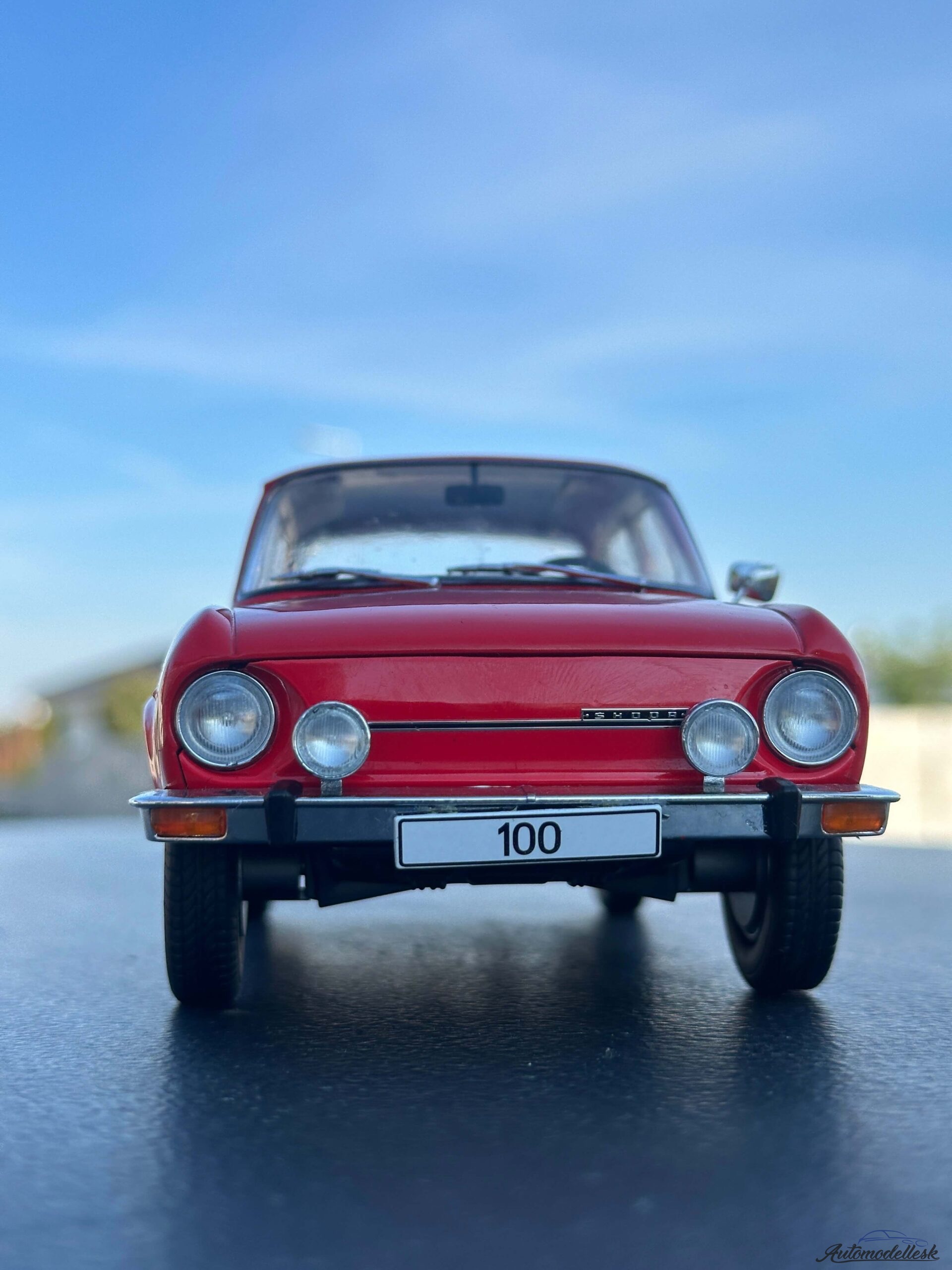 Model auta Škoda 100, červená, 1969 Model auta Škoda 100, červená, 1969