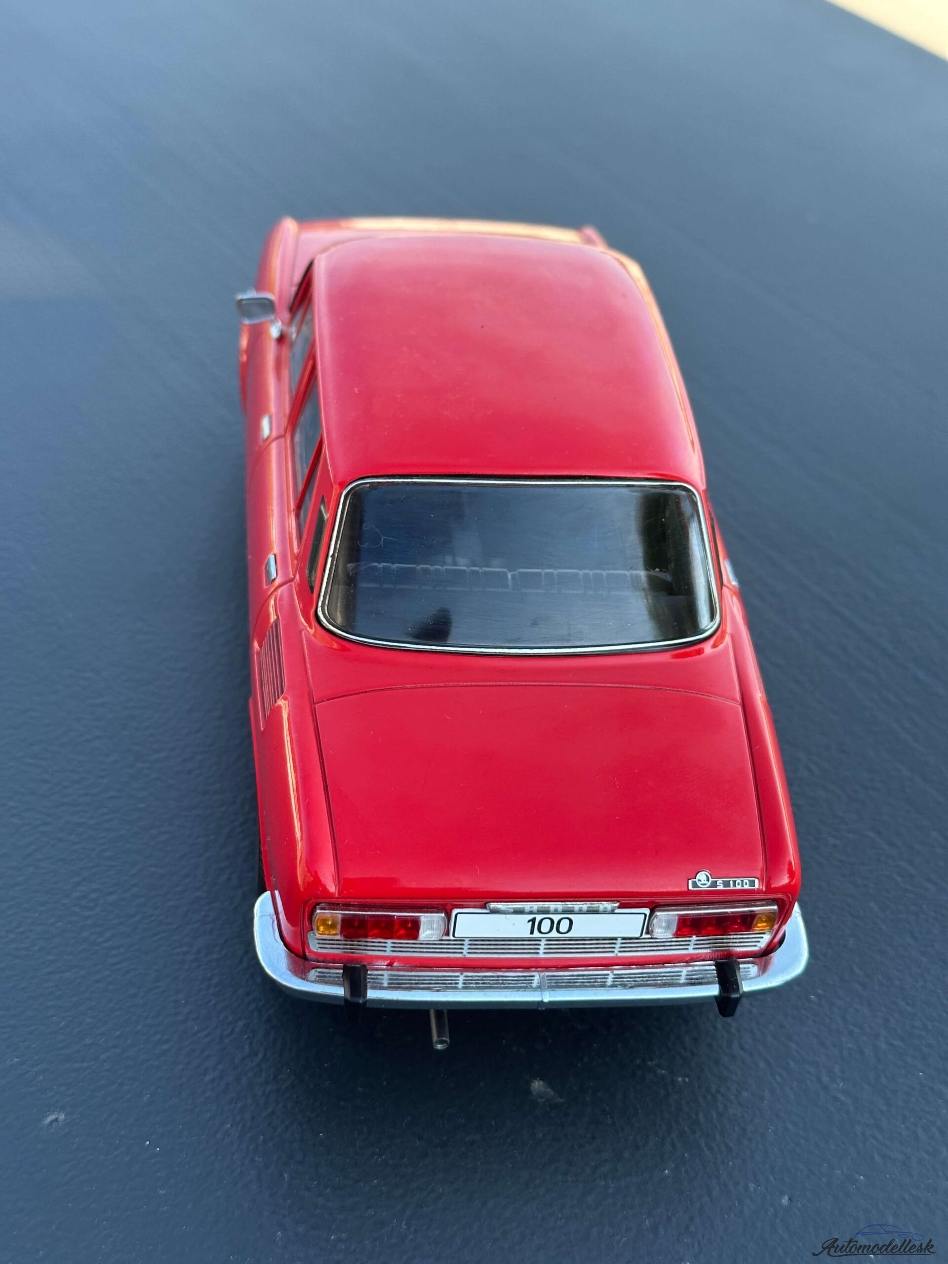 Model auta Škoda 100, červená, 1969 Model auta Škoda 100, červená, 1969