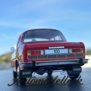 Model auta Škoda 100, červená, 1969