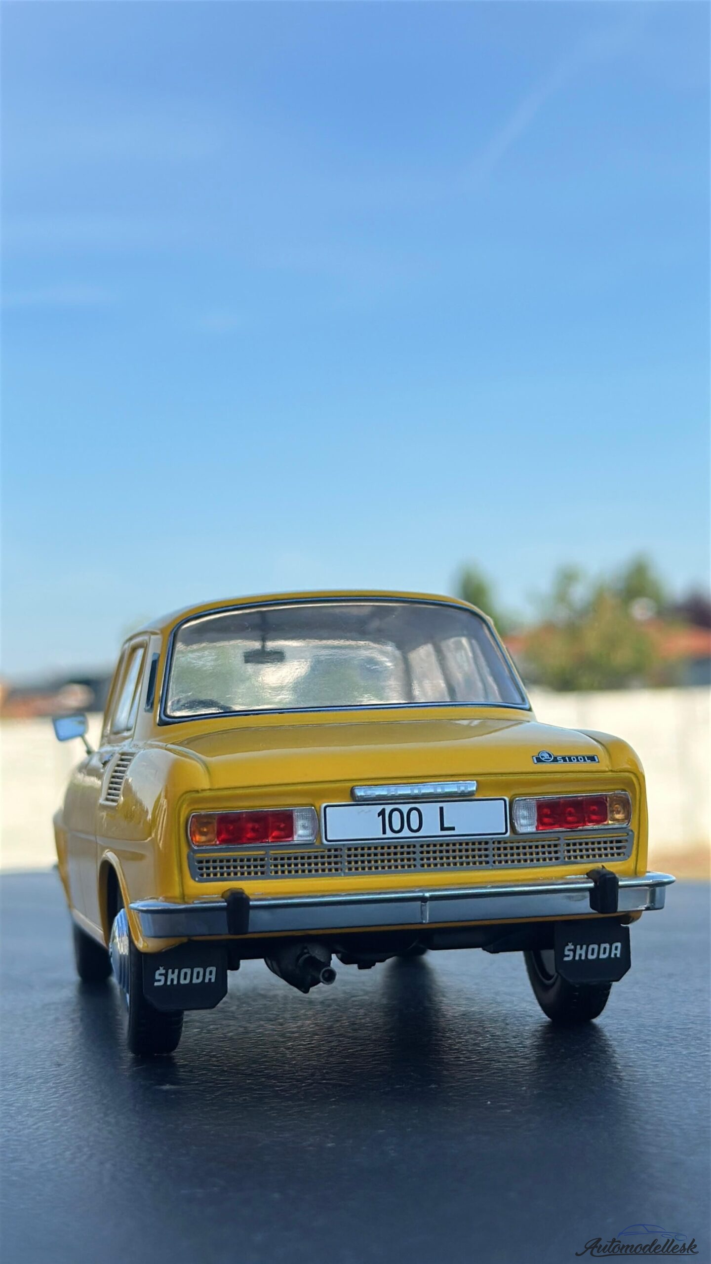 Model auta Škoda 100, žltá, 1969. Model auta Škoda 100, žltá, 1969.