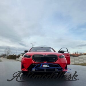 Model auta BMW M5 FIRE RED 2025