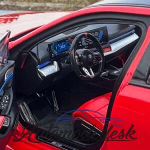Model auta BMW M5 FIRE RED 2025