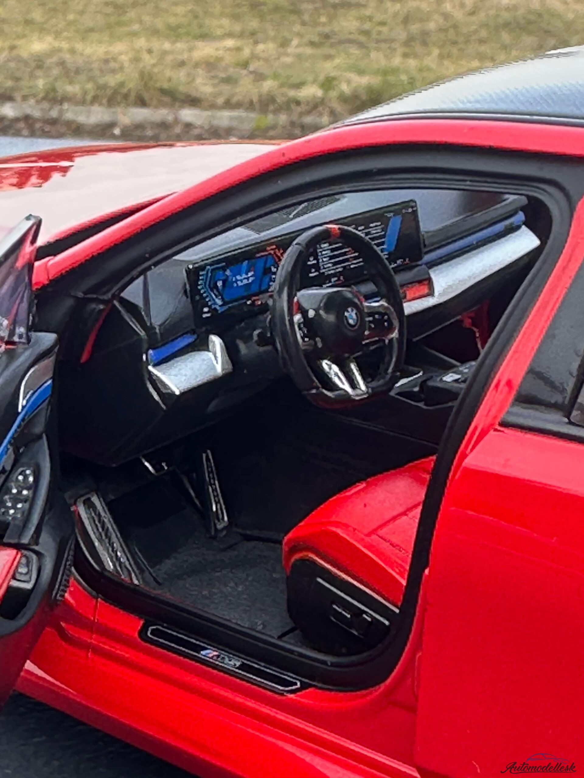 Model auta BMW M5 FIRE RED 2025 Model auta BMW M5 FIRE RED 2025