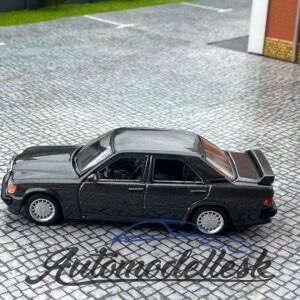 Model auta Mercedes 190 E 2.3-16, čierna modrá