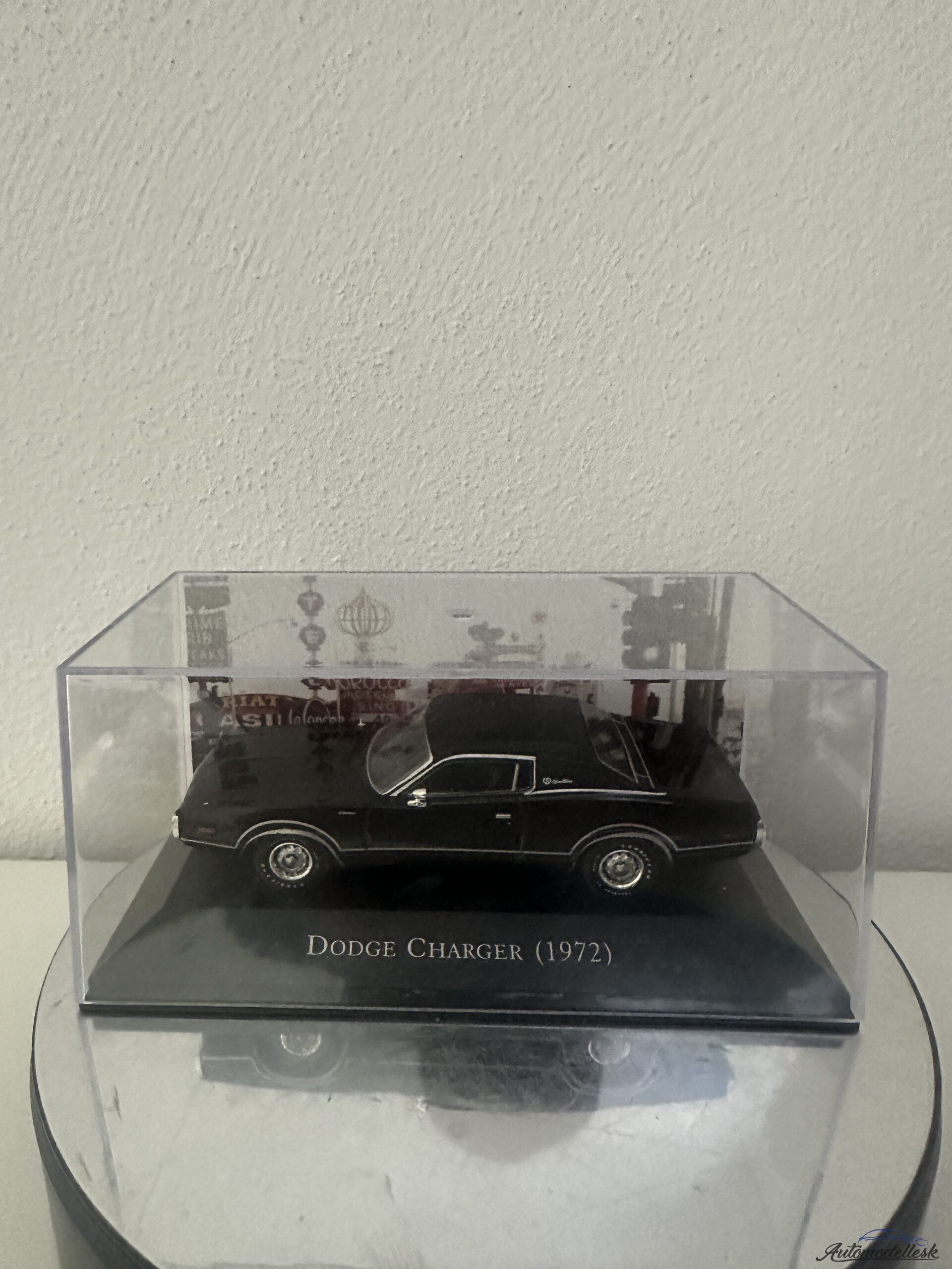 Model auta Dodge Charger Coupe, čierna, 1972. Model auta Dodge Charger Coupe, čierna, 1972.