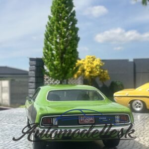Model auta Plymouth Hemi Cuda, zelená/čierna, 1971.