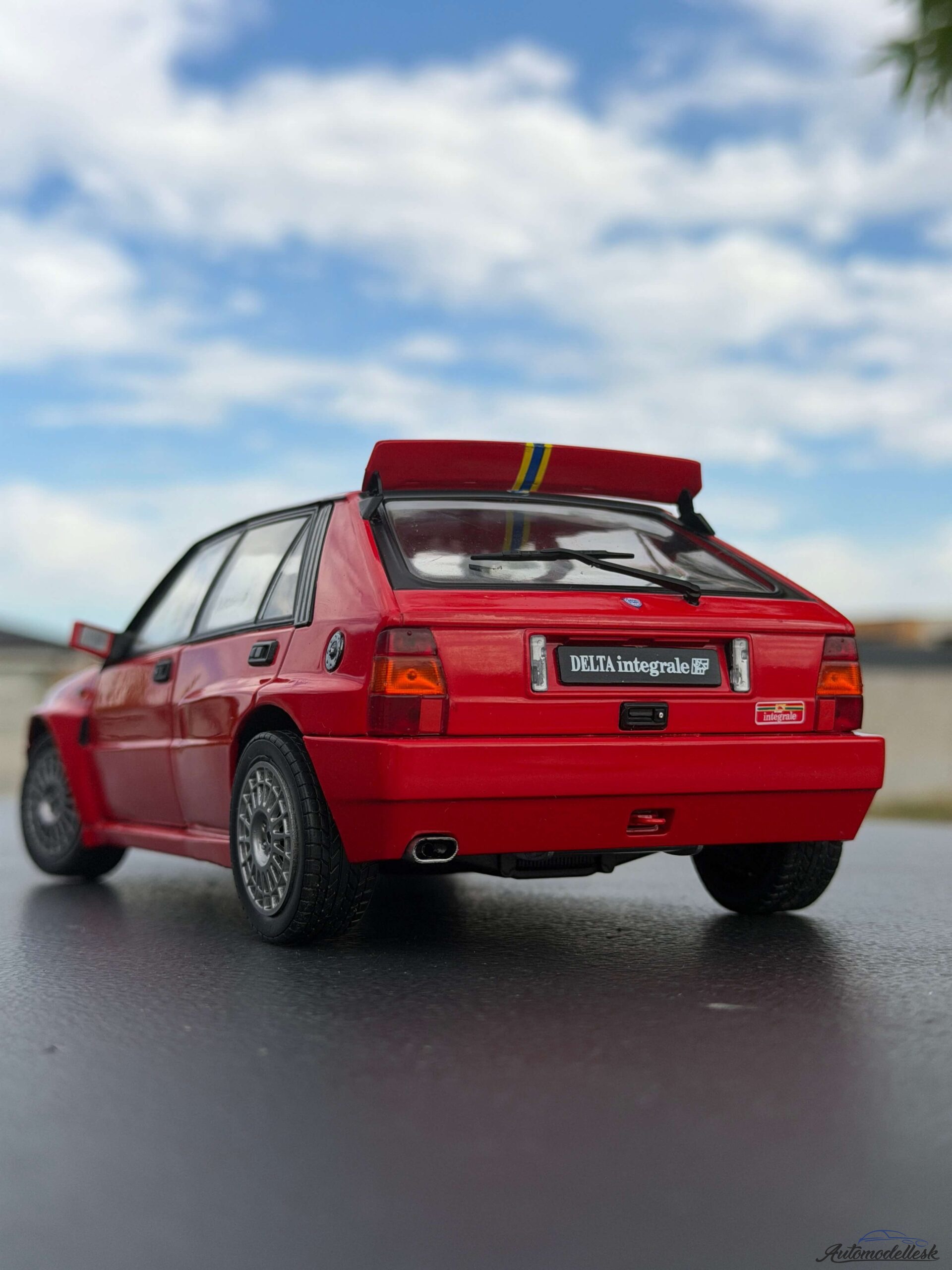 Model auta LANCIA DELTA HF INTEGRALE EDIZIONE FINALE RED 1995 Model auta LANCIA DELTA HF INTEGRALE EDIZIONE FINALE RED 1995