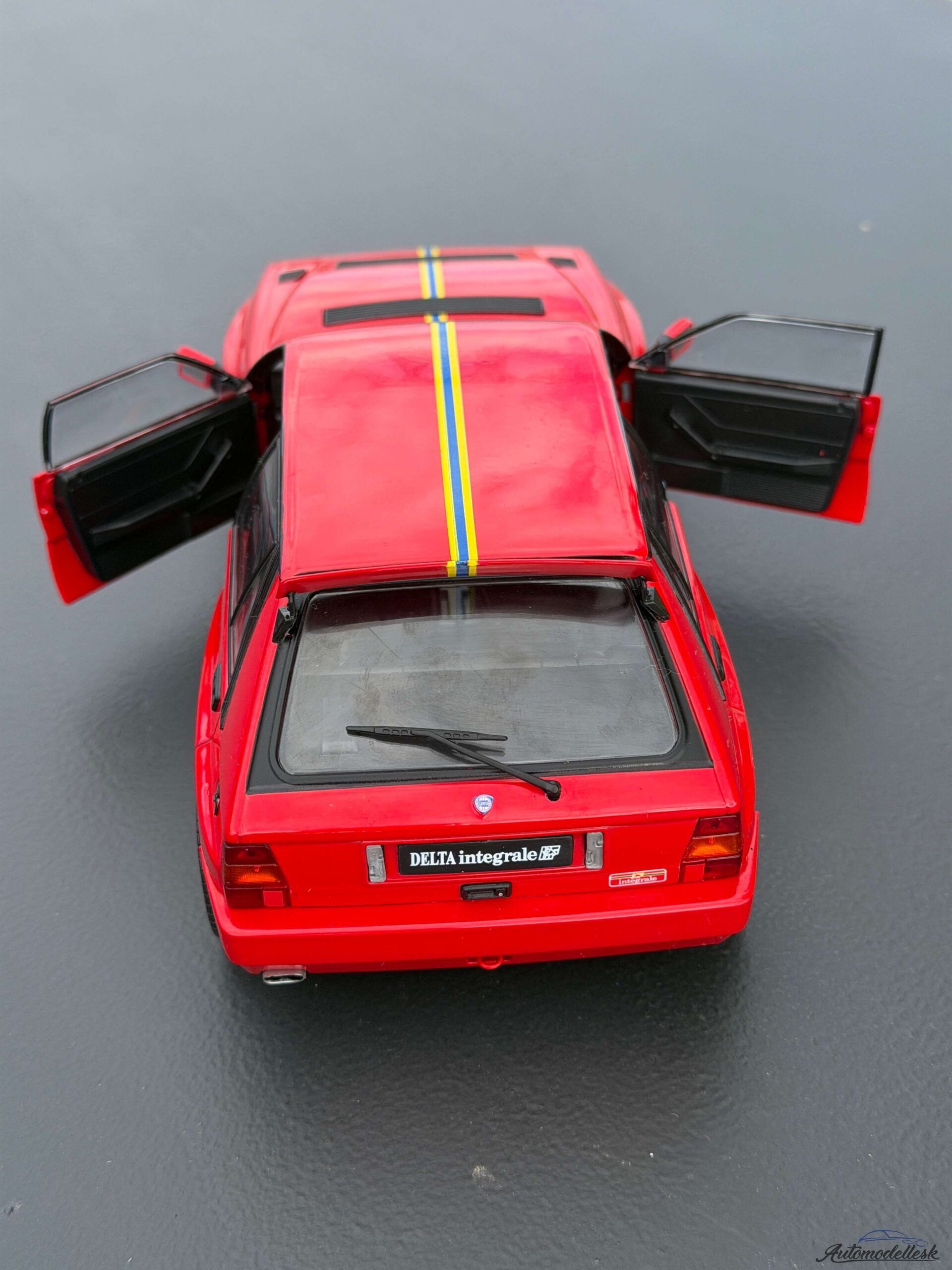 Model auta LANCIA DELTA HF INTEGRALE EDIZIONE FINALE RED 1995 Model auta LANCIA DELTA HF INTEGRALE EDIZIONE FINALE RED 1995