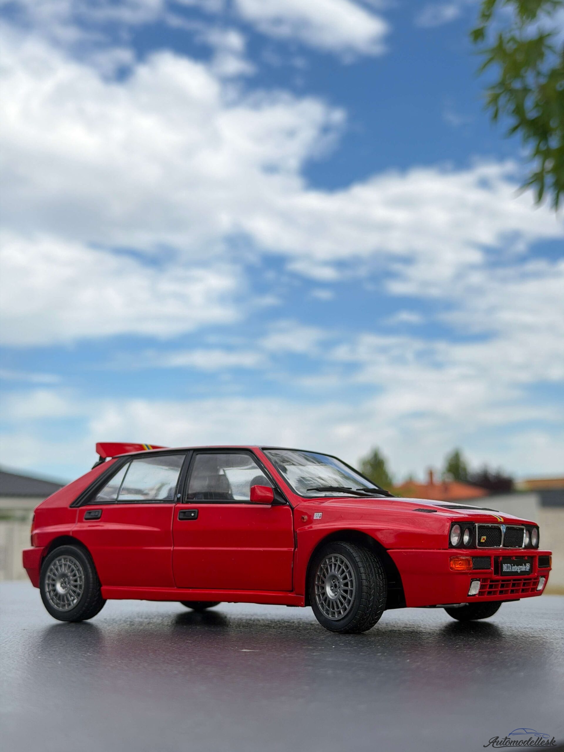 Model auta LANCIA DELTA HF INTEGRALE EDIZIONE FINALE RED 1995 Model auta LANCIA DELTA HF INTEGRALE EDIZIONE FINALE RED 1995