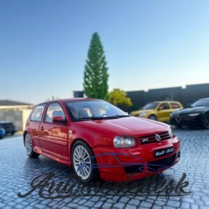 Model auta Volkswagen Golf IV R32 Tornado, 2003.