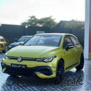 Model auta Volkswagen Golf R 333 Limited Edition Lime Yellow, 2023.
