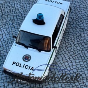 Model auta Lada VAZ 2107, Polícia Bratislava.