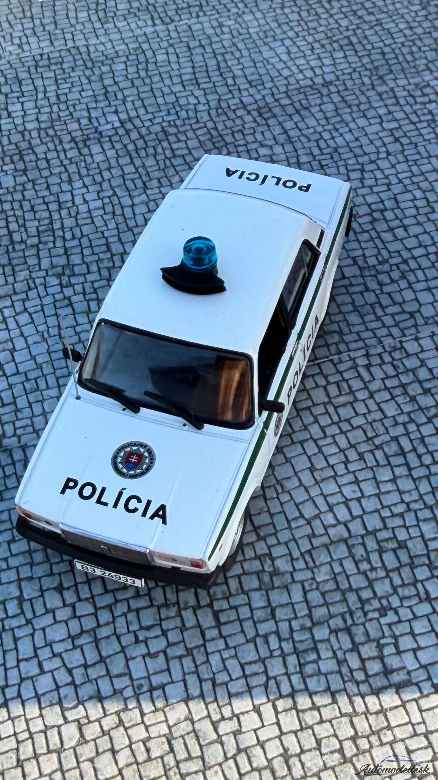Model auta Lada VAZ 2107, Polícia Bratislava. Model auta Lada VAZ 2107, Polícia Bratislava.