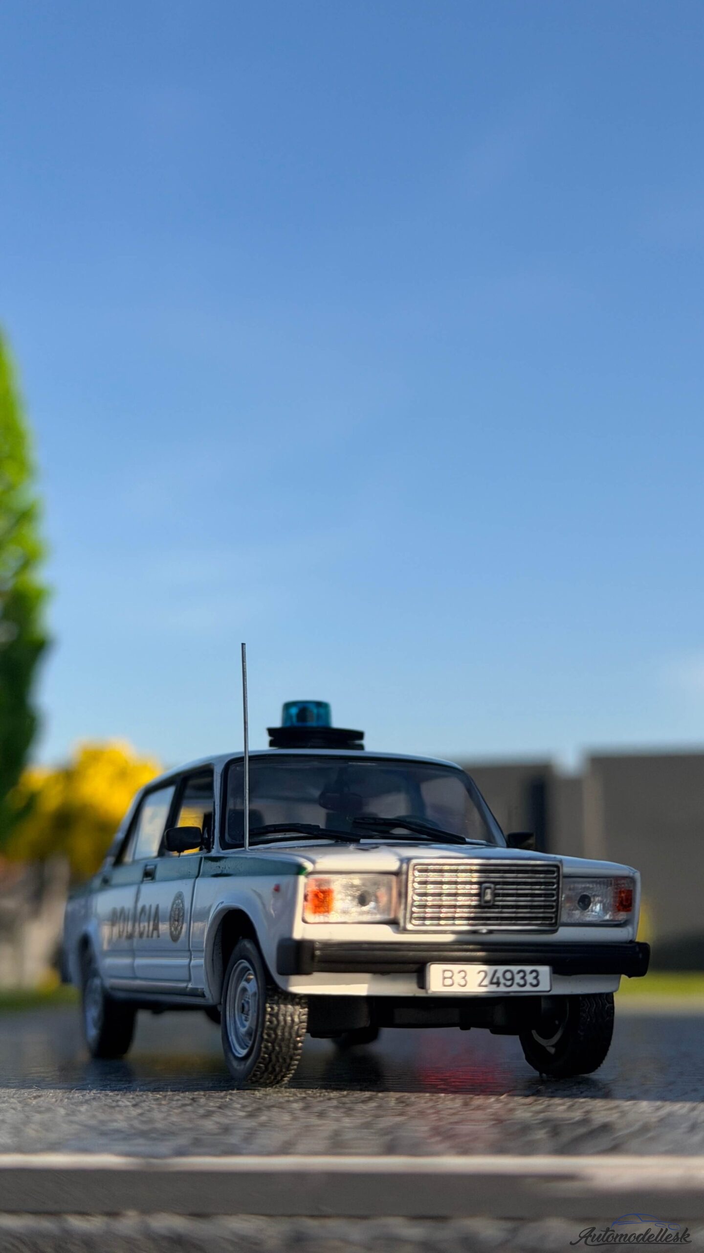 Model auta Lada VAZ 2107, Polícia Bratislava. Model auta Lada VAZ 2107, Polícia Bratislava.